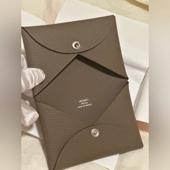 Hermes Calvi Cardholder Etoupe - Picture 2 of 3